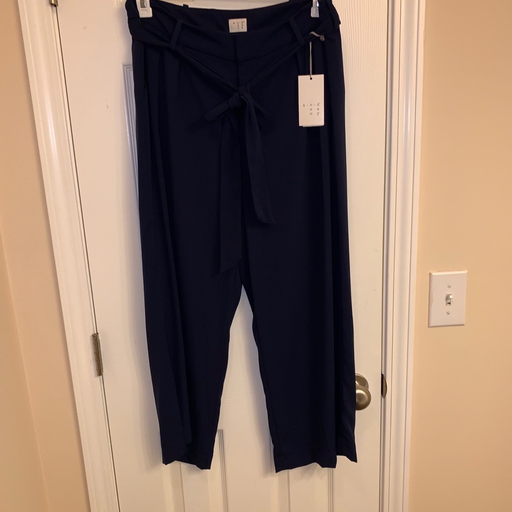 Wide leg cropped pants
